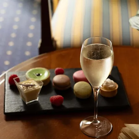 Hotel Grand Et Centre Thermal D'yverdon-les-bains 4*