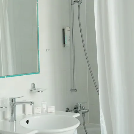 Grand Et Centre Thermal D'yverdon-les-bains Szálloda Yverdon-les-Bains